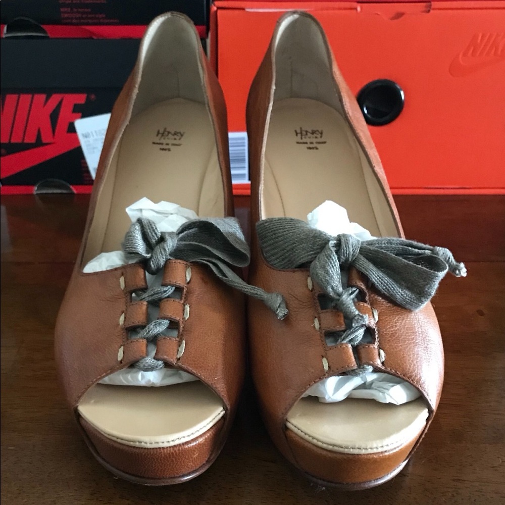 Henry Cuir Lace Up Wedges